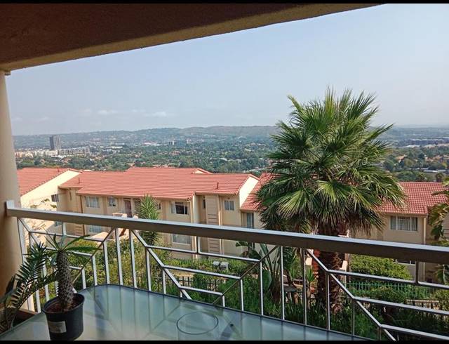 2 BEDROOM APARTMENT FOR SALE IN PRIMROSE HILL